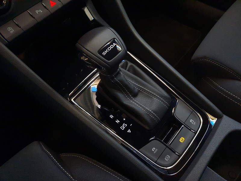 Skoda Karoq 2.0 tdi evo sportline 150cv dsg