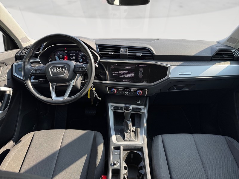 Audi Q3 35 2.0 tdi business s-tronic