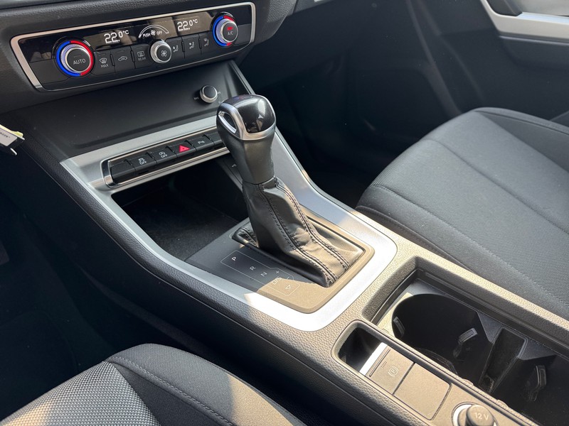 Audi Q3 35 2.0 tdi business s-tronic