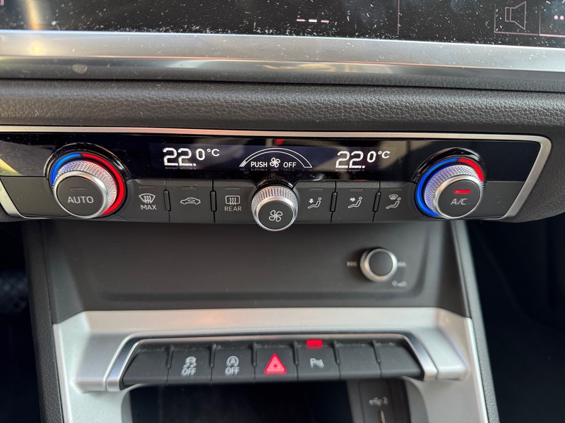 Audi Q3 35 2.0 tdi business s-tronic