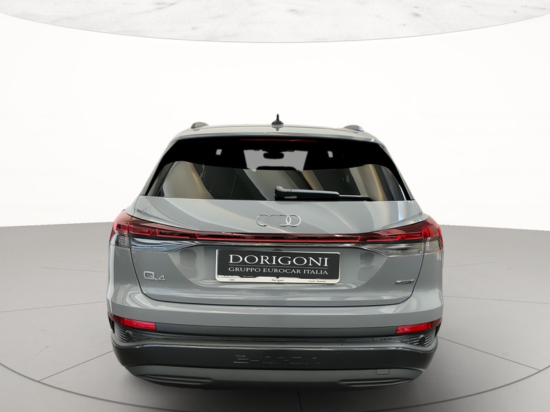 Audi Q4 e-tron 45 business advanced quattro 286cv