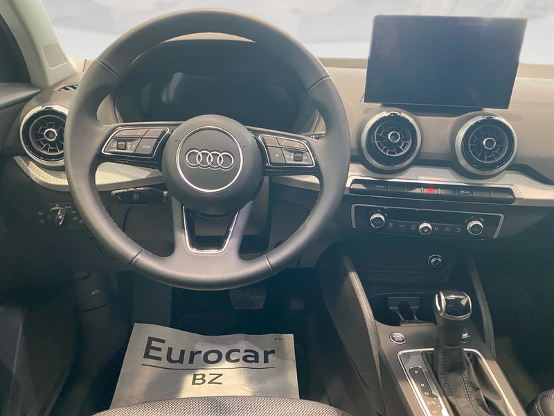 Audi Q2 35 2.0 tdi identity black s-tronic