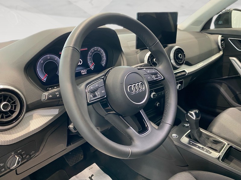Audi Q2 35 2.0 tdi identity black s-tronic