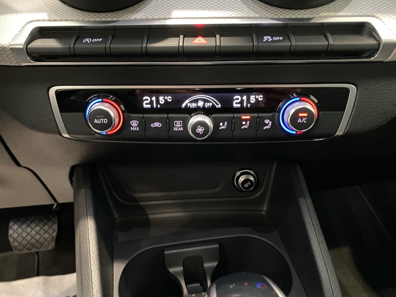 Audi Q2 35 2.0 tdi identity black s-tronic
