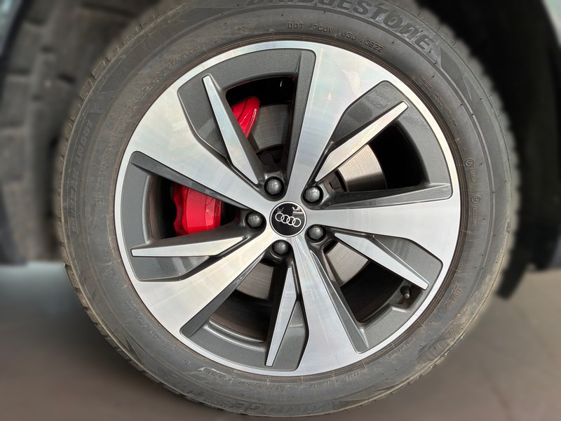 Audi Q8 e-tron 50 business advanced quattro