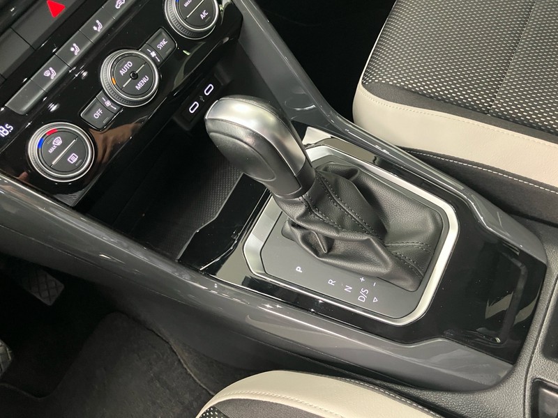 Volkswagen T-Roc 1.5 tsi advanced dsg