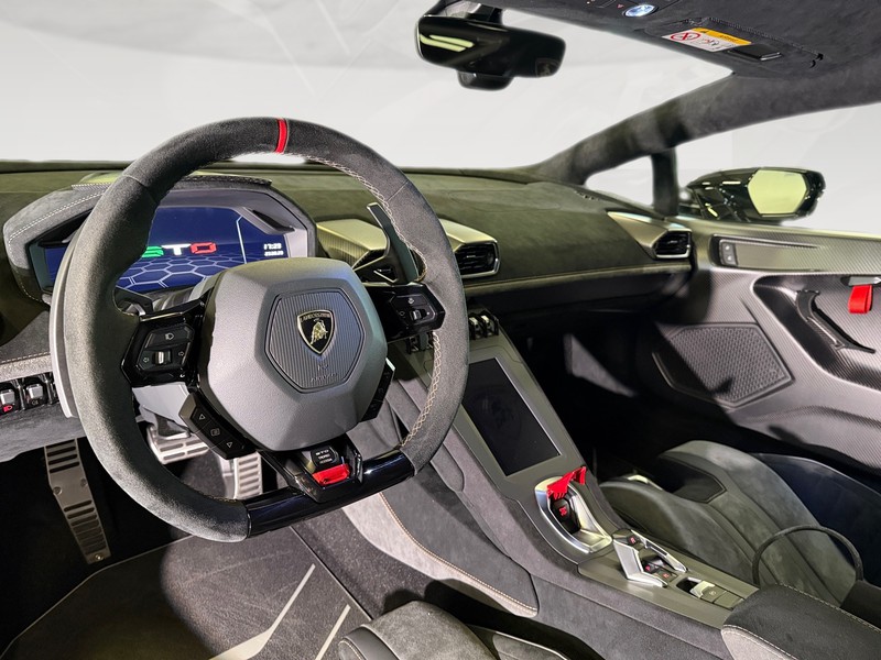 Lamborghini Huracan coupe 5.2 sto 640cv rwd