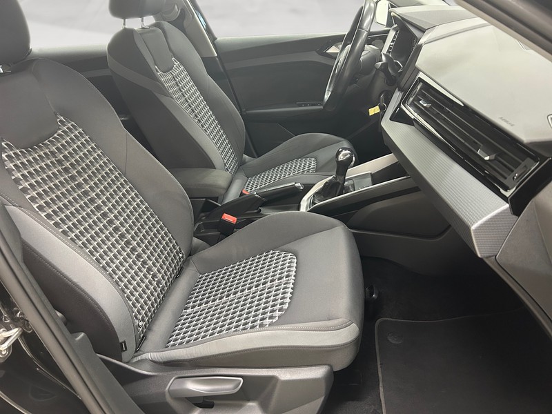 Audi A1 sportback 35 1.5 tfsi identity black s-tronic