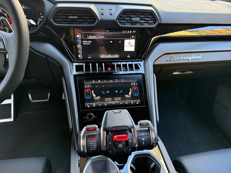 Lamborghini Urus 4.0 v8 auto
