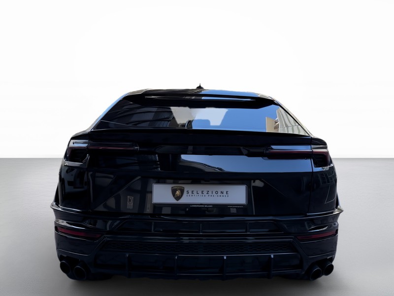 Lamborghini Urus 4.0 v8 auto