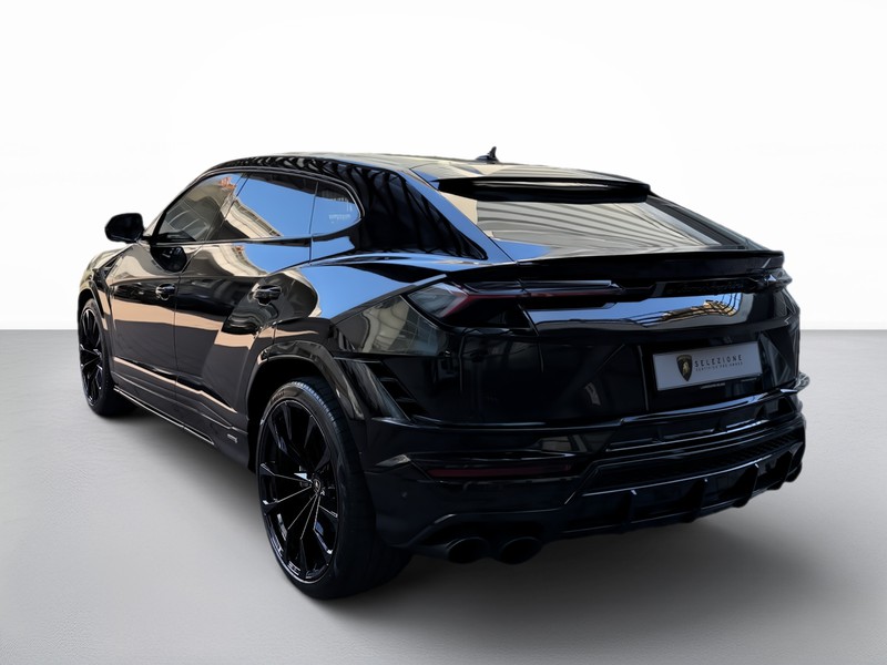 Lamborghini Urus 4.0 v8 auto