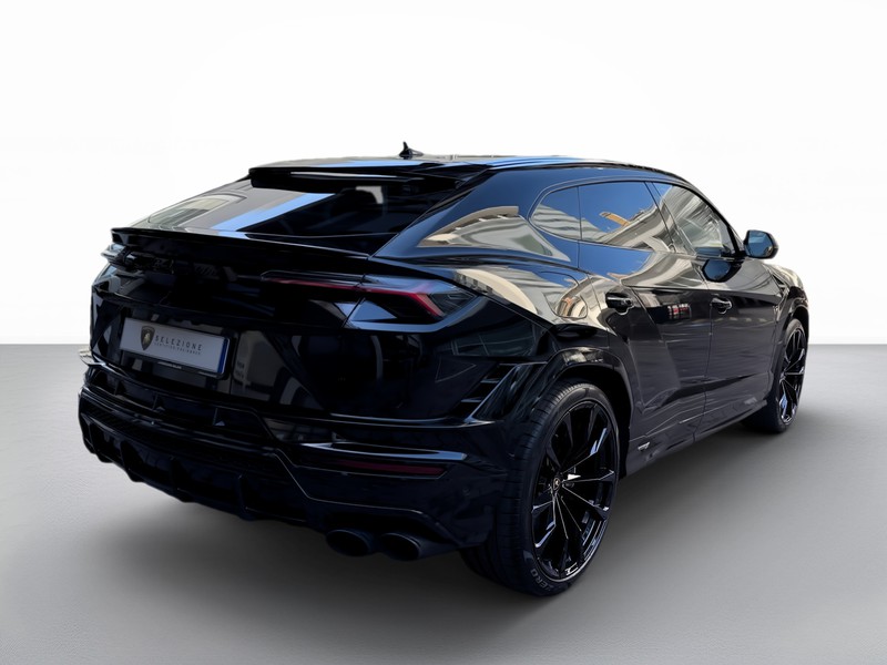 Lamborghini Urus 4.0 v8 auto