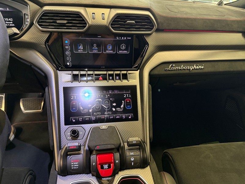 Lamborghini Urus 4.0 v8 auto