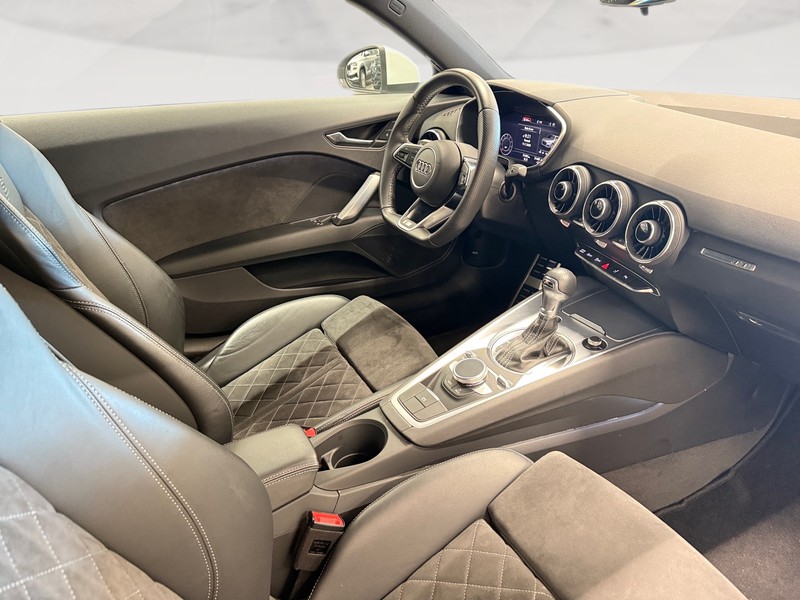 Audi TT 40 2.0 tfsi s-tronic