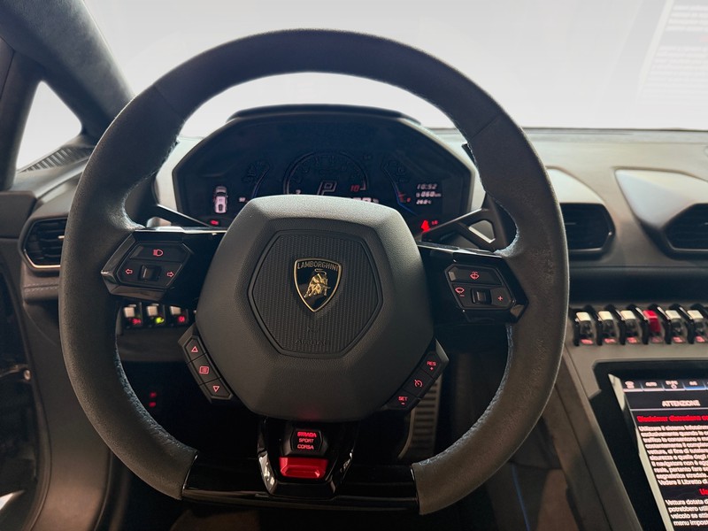 Lamborghini Huracan coupe 5.2 evo 640 awd