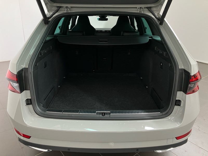 Skoda Superb wagon 2.0 tdi evo sportline 150cv dsg