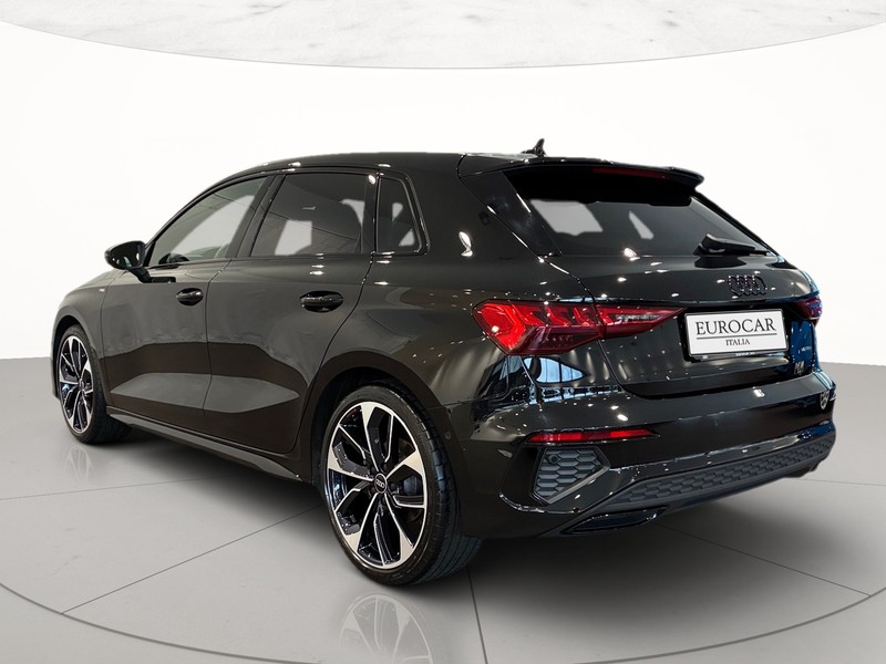 Audi A3 sportback 40 2.0 tdi identity black quattro s-tronic