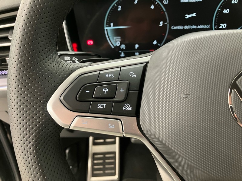 Volkswagen Touareg 3.0 v6 tdi scr r-line 231cv auto