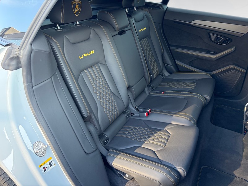 Lamborghini Urus 4.0 v8 auto