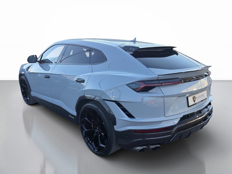 Lamborghini Urus 4.0 v8 auto