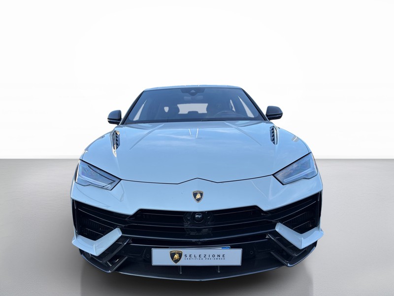 Lamborghini Urus 4.0 v8 auto