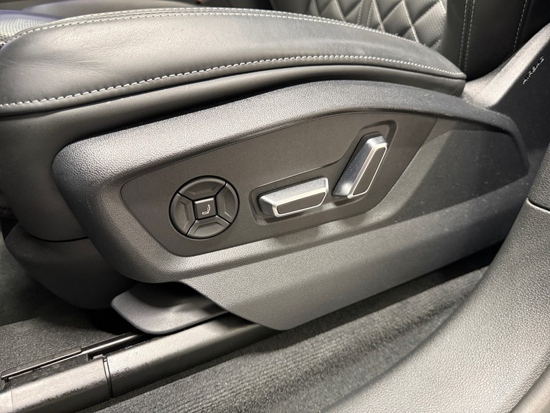 Audi SQ8 s4.0 tfsi sport attitude quattro tiptronic