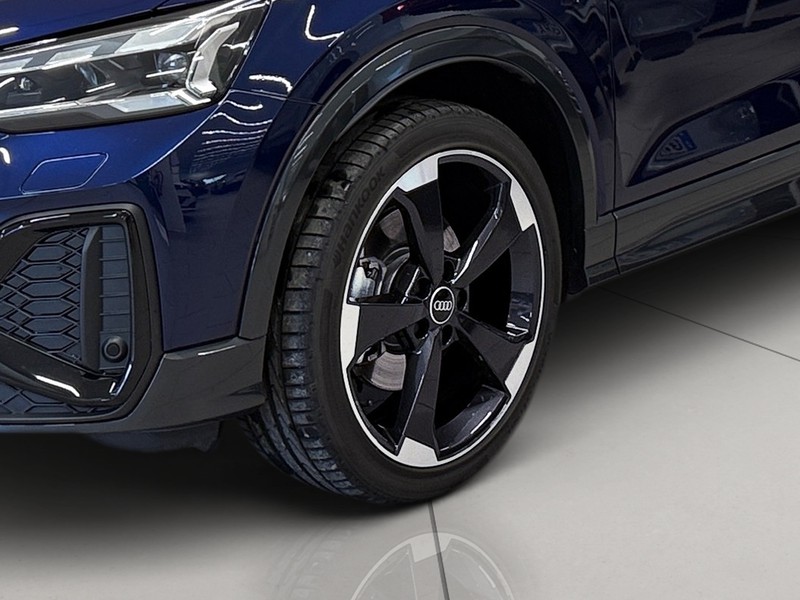 Audi Q2 30 2.0 tdi identity black