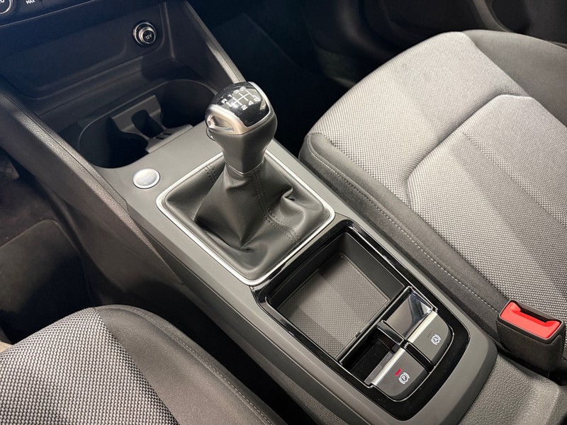 Audi Q2 30 2.0 tdi identity black