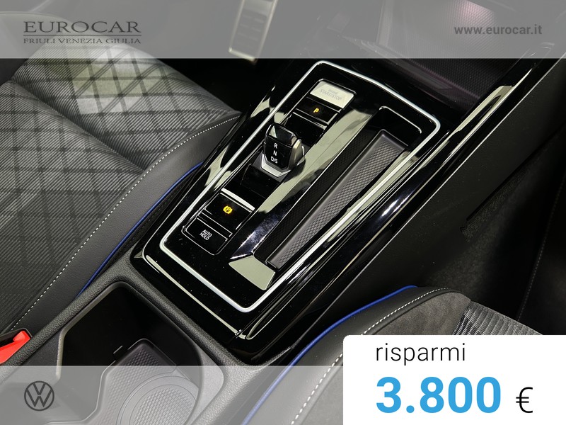 Volkswagen Golf 2.0 tdi r-line plus 150cv dsg