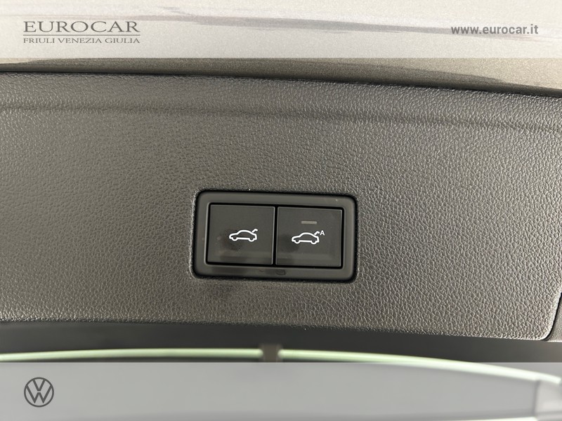 Volkswagen Touareg 3.0 v6 tdi scr r-line 231cv auto