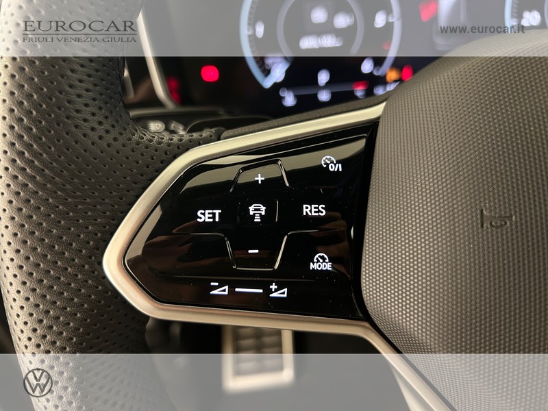 Volkswagen Touareg 3.0 v6 tdi scr r-line 231cv auto