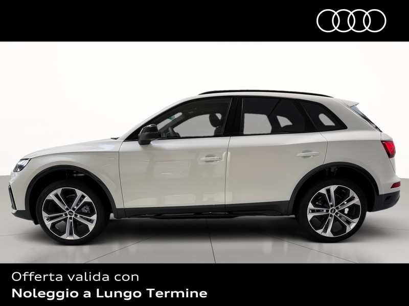 Audi Q5 40 2.0 tdi mhev 12v identity black quattro s-tronic