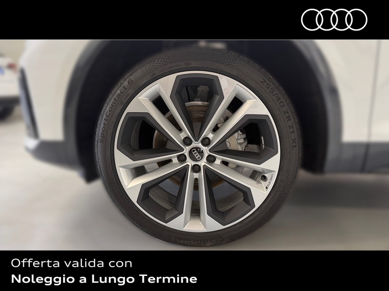 Audi Q5 40 2.0 tdi mhev 12v identity black quattro s-tronic
