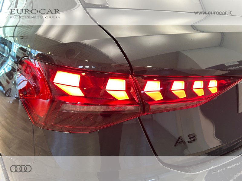 Audi A3 allstreet 35 2.0 tdi identity contrast s-tronic