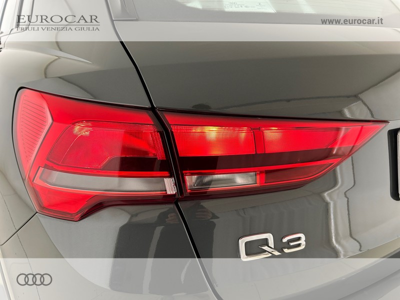 Audi Q3 35 1.5 tfsi business s-tronic