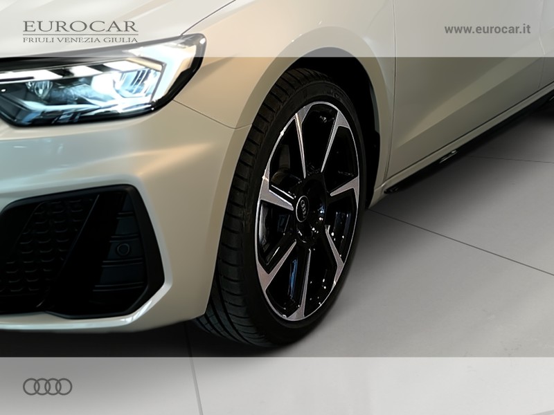 Audi A1 sportback 30 1.0 tfsi identity black 116cv s-tronic