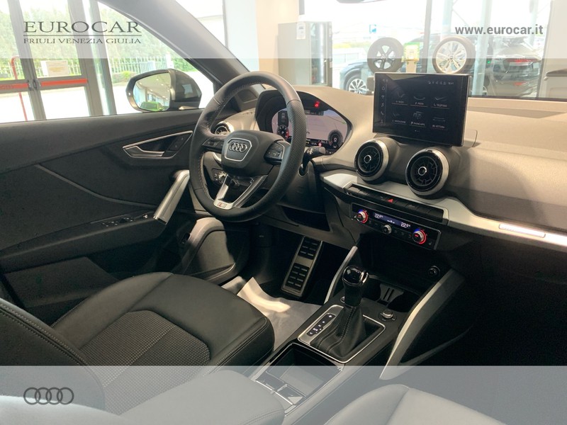 Audi Q2 35 2.0 tdi identity black s-tronic