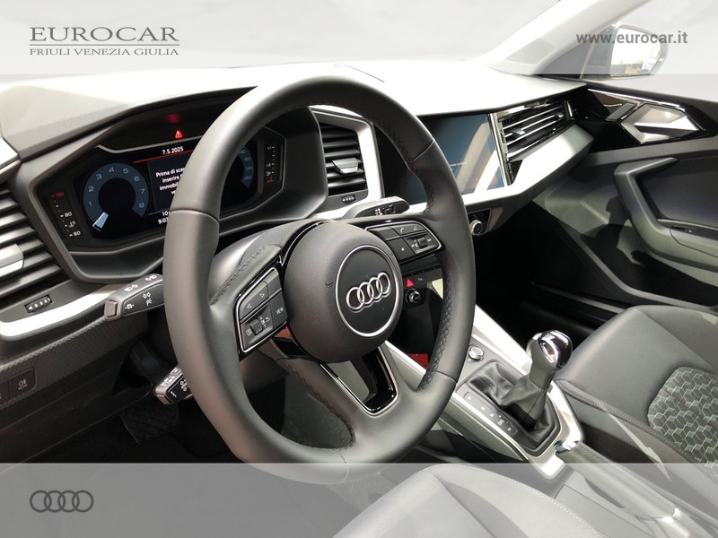 Audi A1 sportback 30 1.0 tfsi identity black 116cv s-tronic