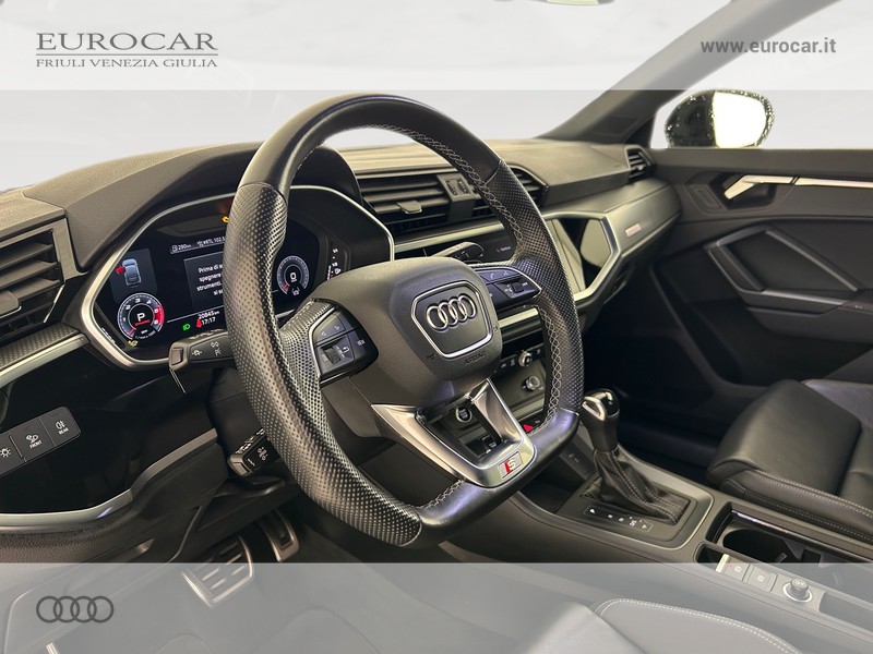 Audi Q3 sportback 35 2.0 tdi identity black s-tronic