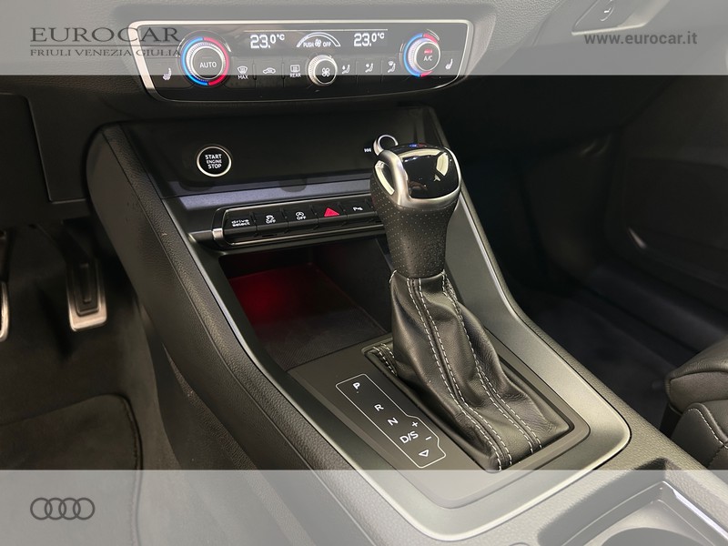 Audi Q3 sportback 35 2.0 tdi identity black s-tronic