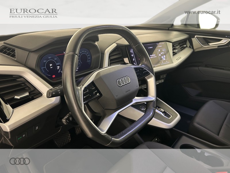 Audi Q4 e-tron 40 business