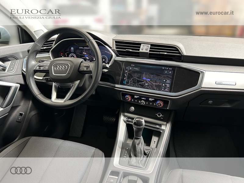 Audi Q3 35 1.5 tfsi mhev s-tronic