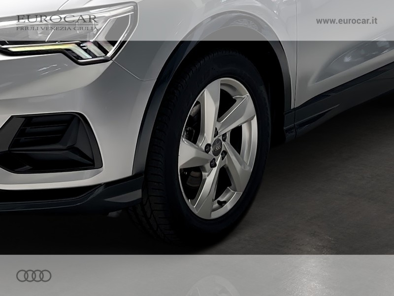 Audi Q3 35 1.5 tfsi mhev s-tronic