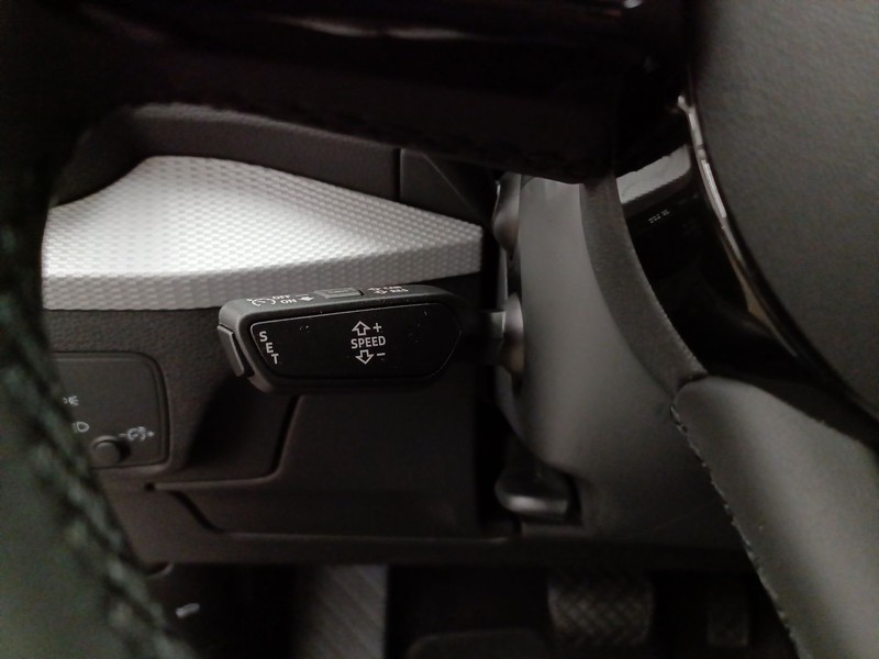 Audi Q2 30 1.0 tfsi s line edition