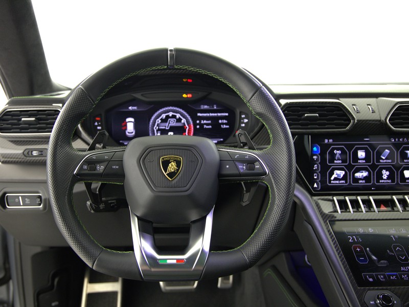 Lamborghini Urus 4.0 v8 auto