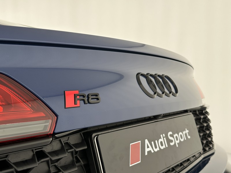 Audi R8 5.2 v10 performance rwd 570cv s tronic