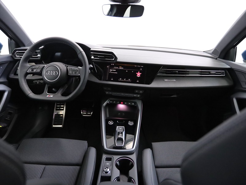 Audi A3 sedan 35 2.0 tdi s line edition s-tronic