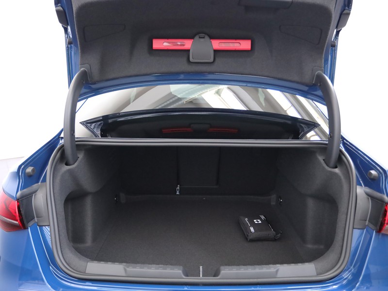 Audi A3 sedan 35 2.0 tdi s line edition s-tronic