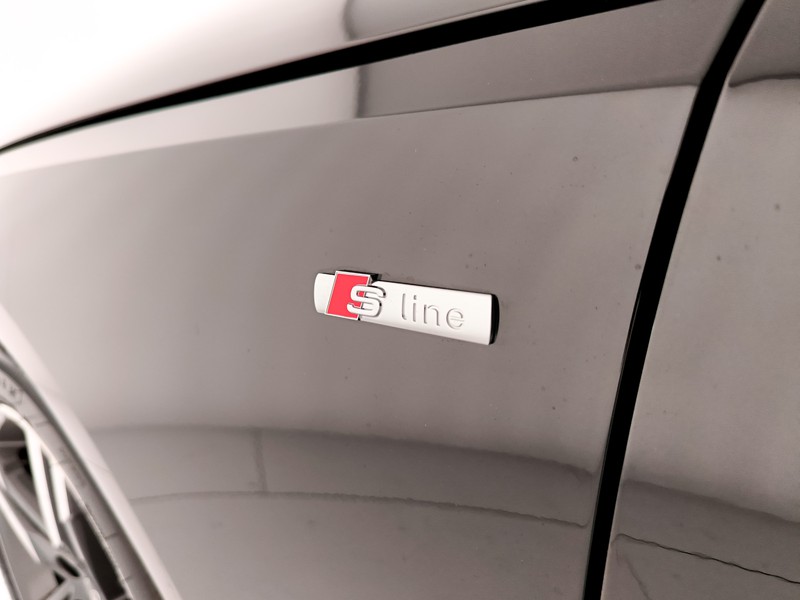 Audi A4 40 2.0 tdi mhev s line edition quattro 204cv s-tronic
