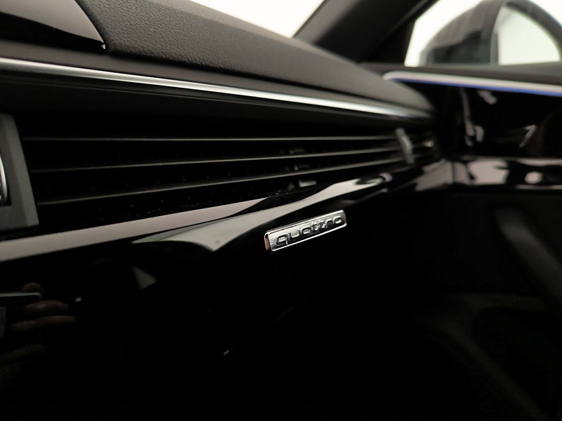 Audi A4 40 2.0 tdi mhev s line edition quattro 204cv s-tronic